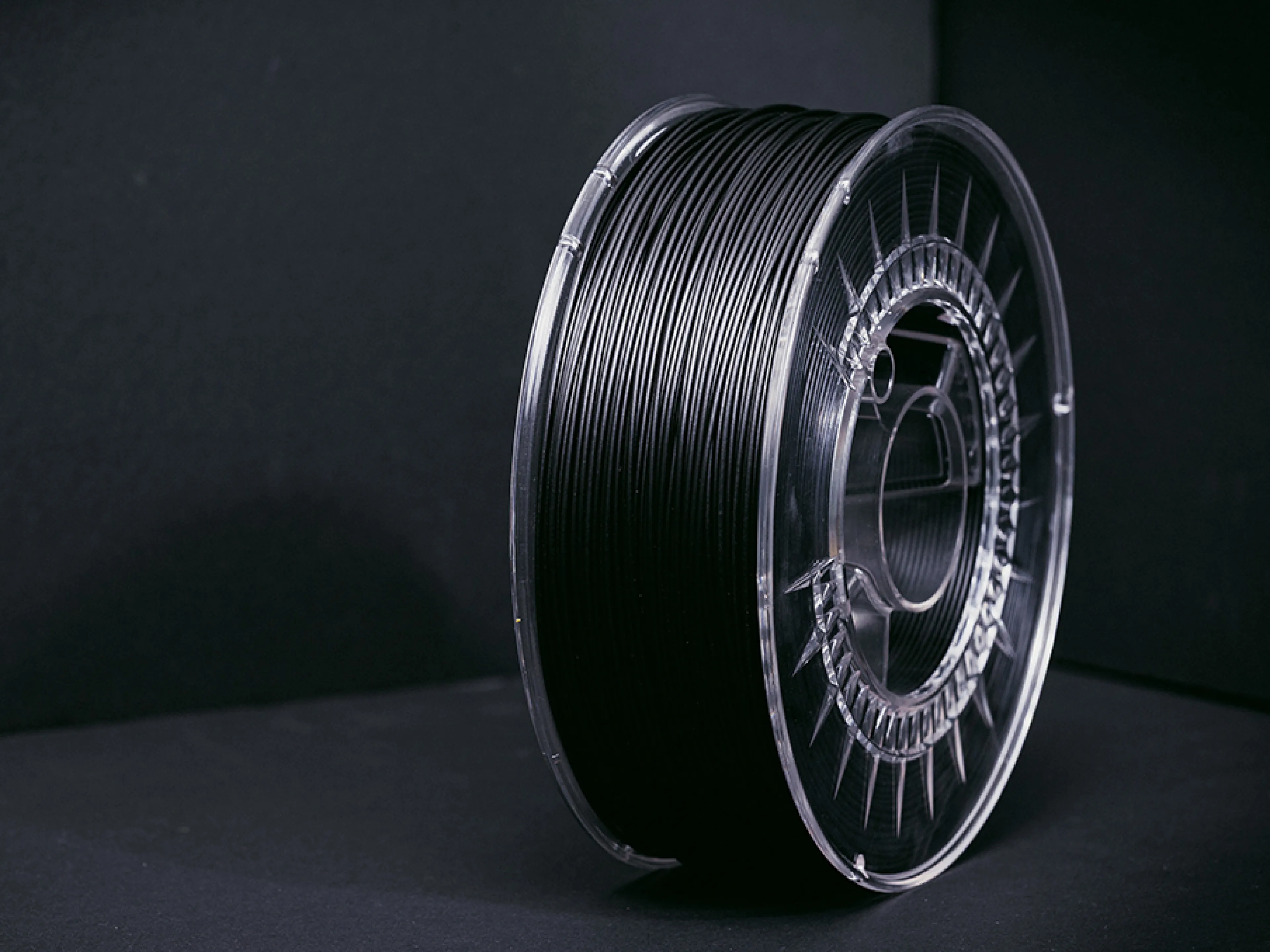 Das Schwarz-Portfolio umfasst ab sofort drei Masterbatches für den 3D-Druck mit den Trägermaterialien PETG und PLA, Bild: Grafe Das Schwarz-Portfolio umfasst ab sofort drei Masterbatches für den 3D-Druck mit den Trägermaterialien PETG und PLA