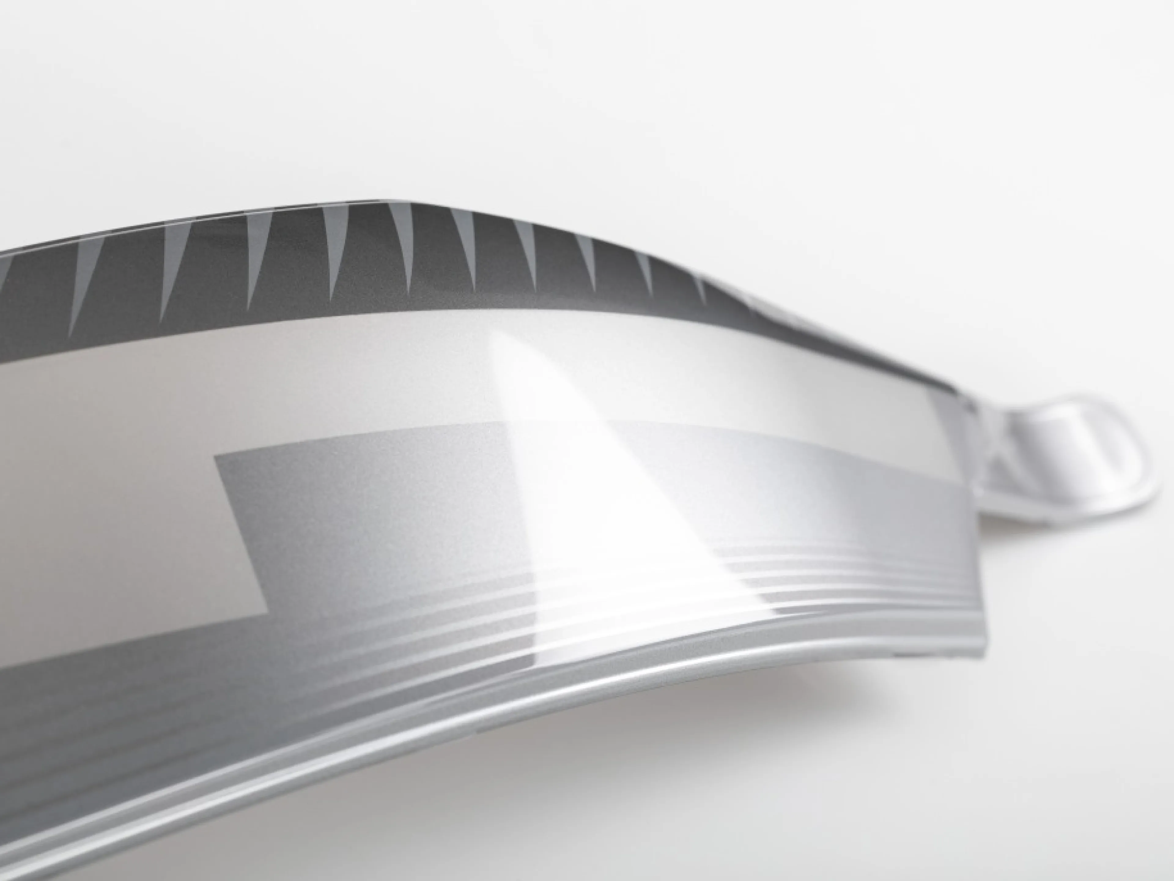 Innovative Rückleuchten mit Designfolie und PUR-Schutz durch Clearmelt ohne kostenintensives Hardcoating, Bild: Engel Innovative Rückleuchten mit Designfolie und PUR-Schutz durch Clearmelt ohne kostenintensives Hardcoating