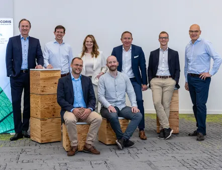 v.l.n.r. stehend: Ralf Müller (Yncoris), Benjamin Rump (Matterr), Melanie Hackler (Matterr), Christoph Kappenhagen (Yncoris), Jan Rückold (Matterr), Pierre Kramer (Yncoris), links unten: Sebastian Trunk (Yncoris), Clemens Müller (Matterr), Bild: Yncoris Bringen gemeinsam die Kreislaufwirtschaft voran: v.l.n.r. stehend: Ralf Müller (Yncoris), Benjamin Rump (Matterr), Melanie Hackler (Matterr), Christoph Kappenhagen (Yncoris), Jan Rückold (Matterr), Pierre Kramer (Yncoris), links unten: Sebastian Trunk (Yncoris), Clemens Müller (Matterr)